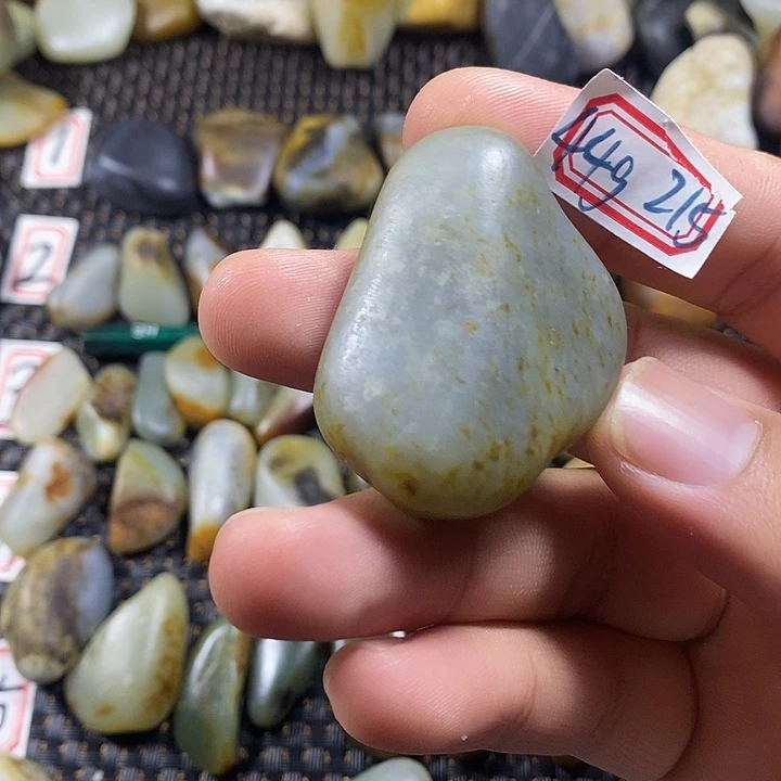 和田玉（糖玉）未镶嵌挂件