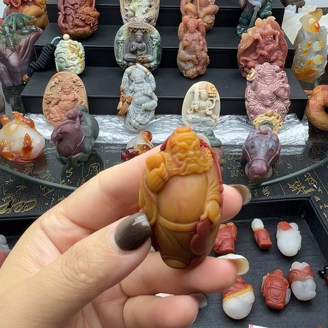 石英质玉未镶嵌颈饰