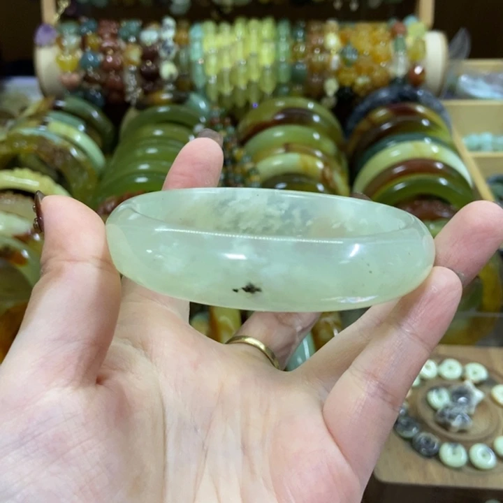 蛇纹石玉未镶嵌手镯62+