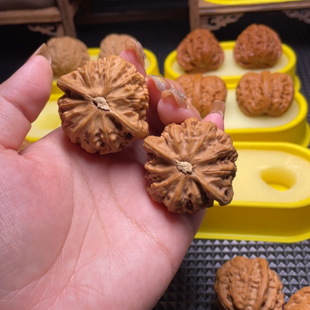 文玩核桃把件?****蹦42➕宫灯