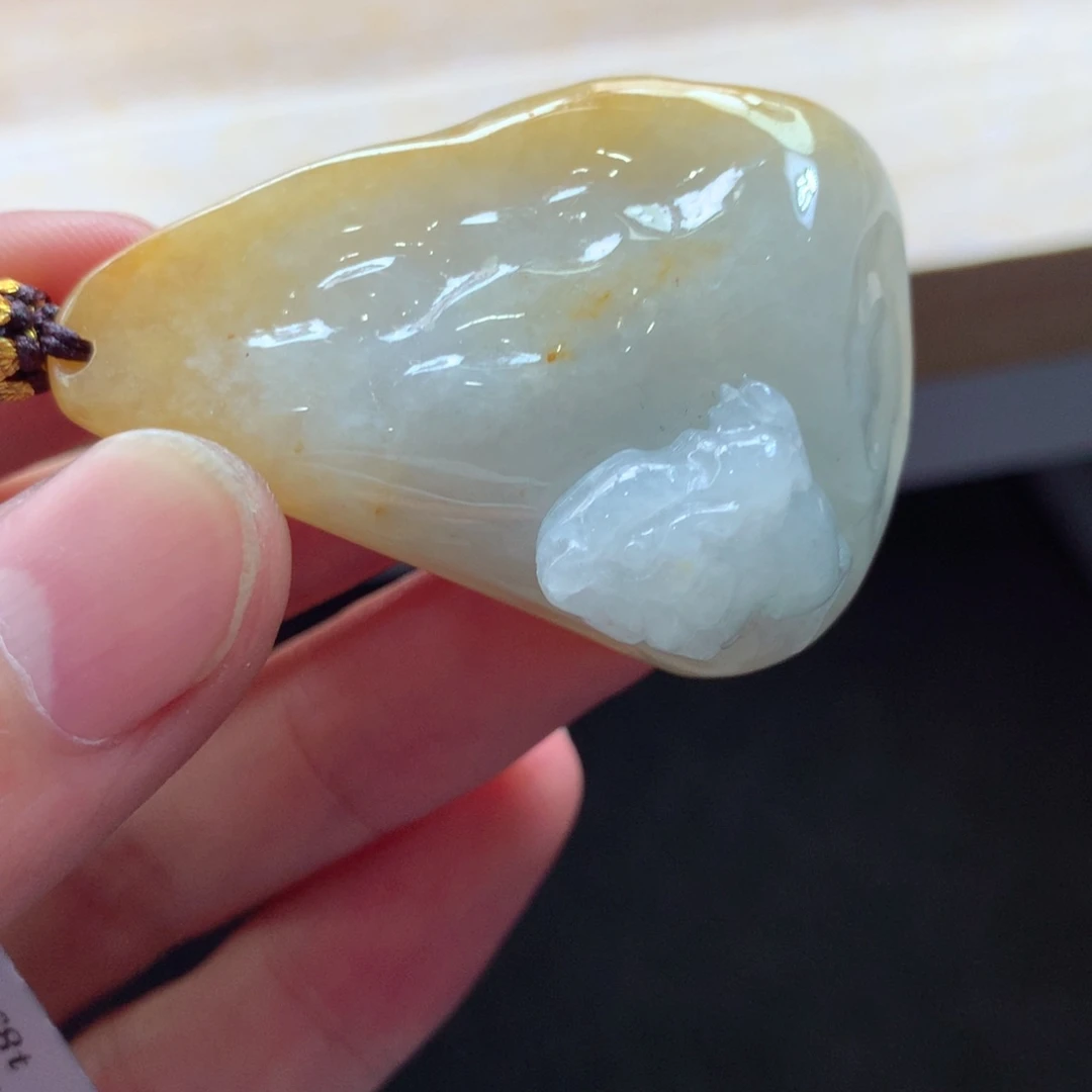 翡翠未镶嵌颈饰吊坠