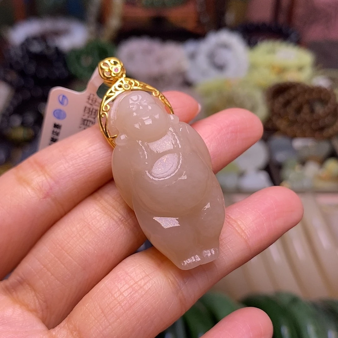 和田玉未镶嵌颈饰老矿料浓藕粉金镶逍遥佛