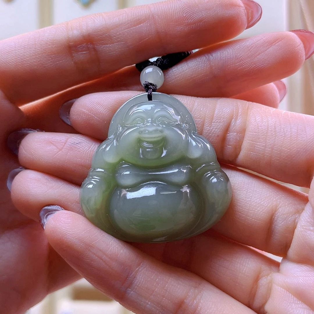 和田玉吊坠(赠链)未镶嵌是***、