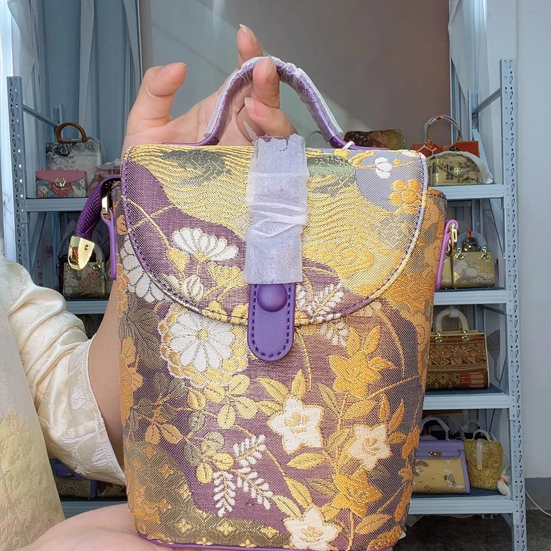 织物桑蚕丝非遗唐锦手提马鞍