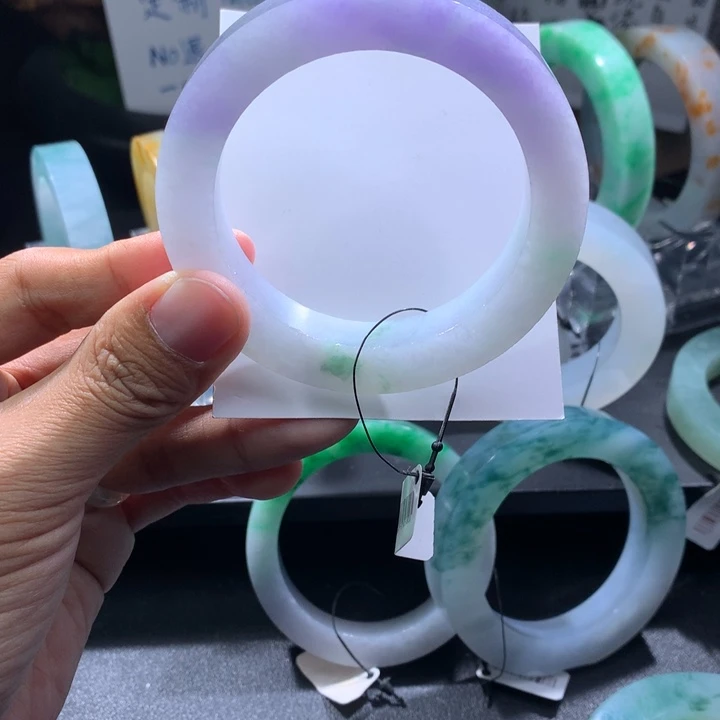 定制翡翠未镶嵌翡翠手镯