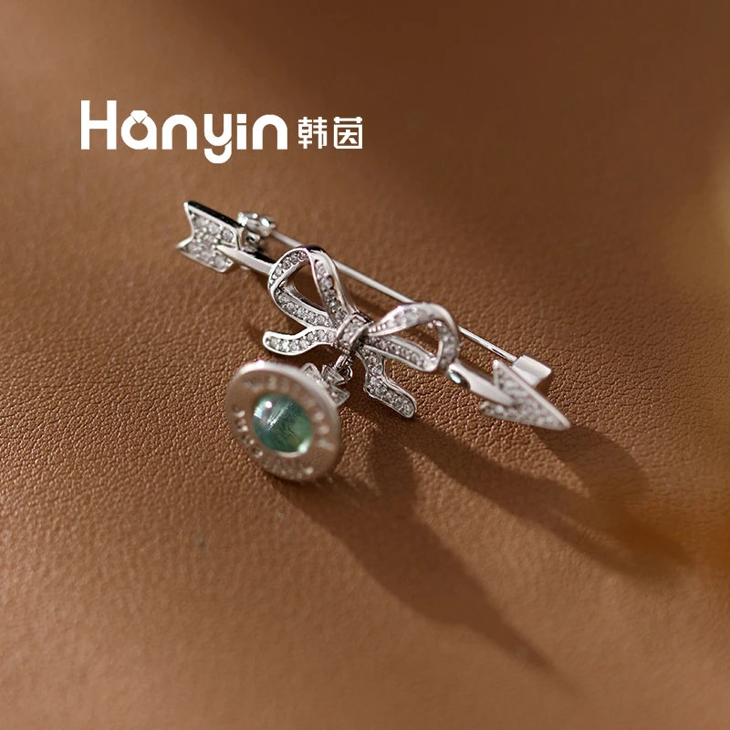 铜合金合成锆石胸针 满微镶箭头蝴蝶结土星吊坠高定字母胸针AAA