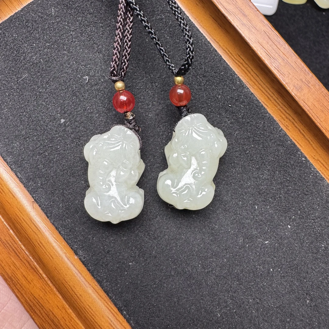 达麦甄选 天然和田玉冰底精雕貔貅吊坠26*16*10（多样性拍一发一）