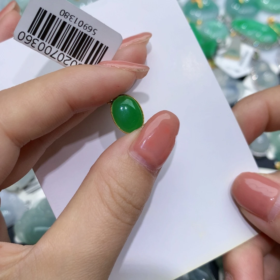 翡翠颈饰18K金镶嵌吊坠