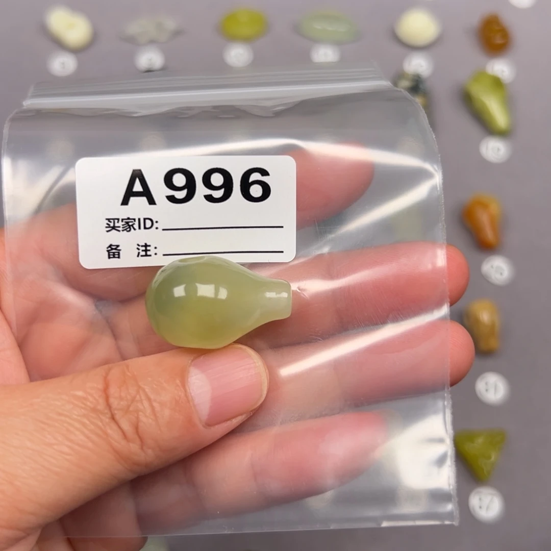 未镶嵌蛇纹石玉颈饰步**风