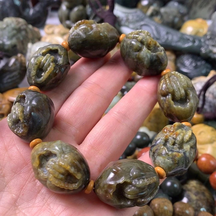 未镶嵌岫岩河磨玉（透闪石质玉）挂件