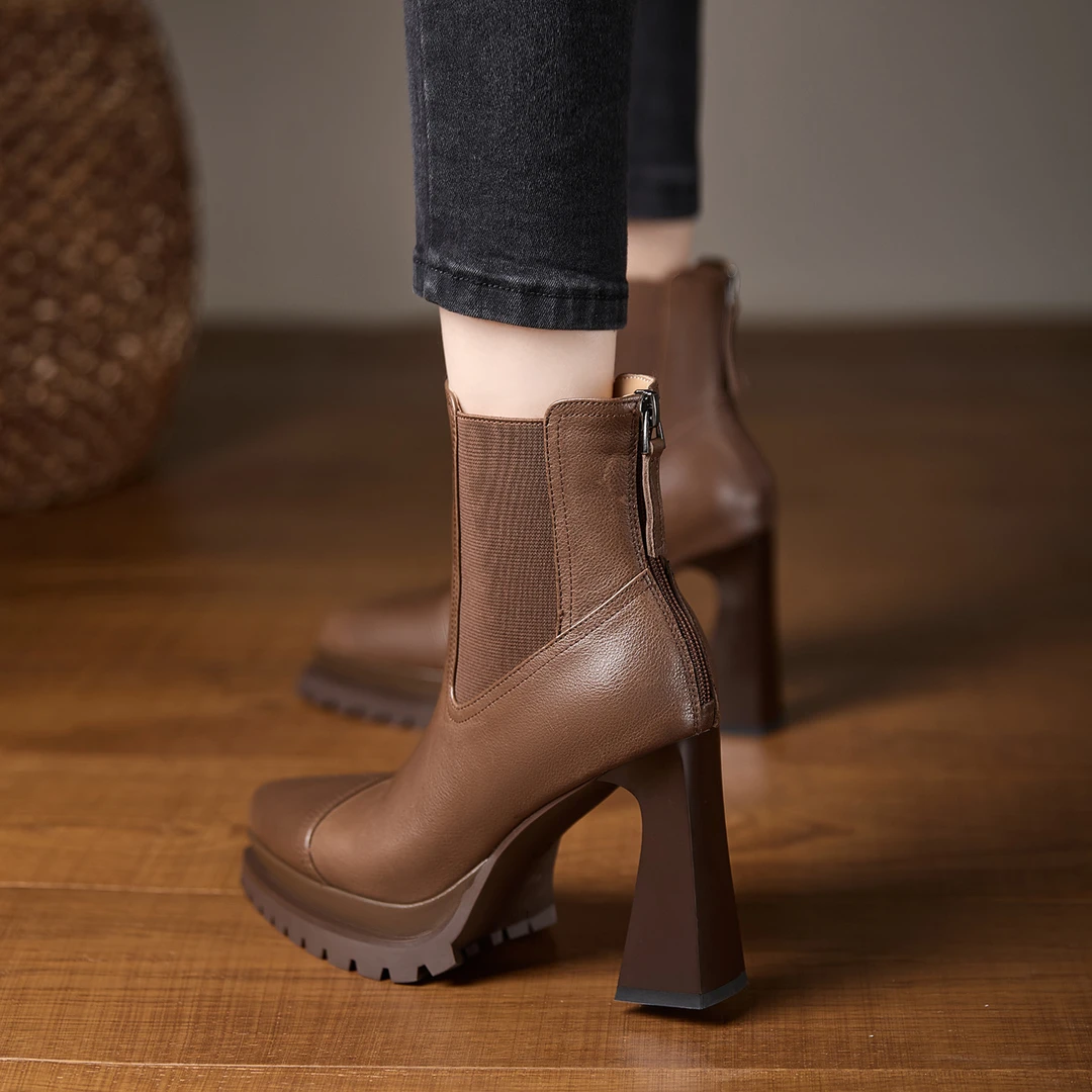 AACCK手工女鞋10.5CM粗跟尖头厚底短靴2025新款防水台真皮马丁靴