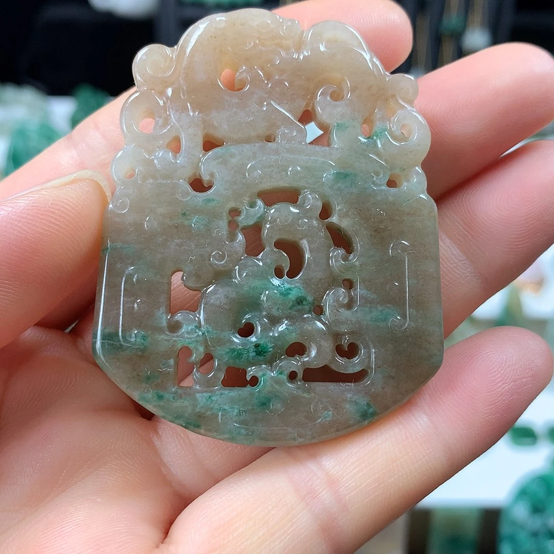 未镶嵌独山玉颈饰