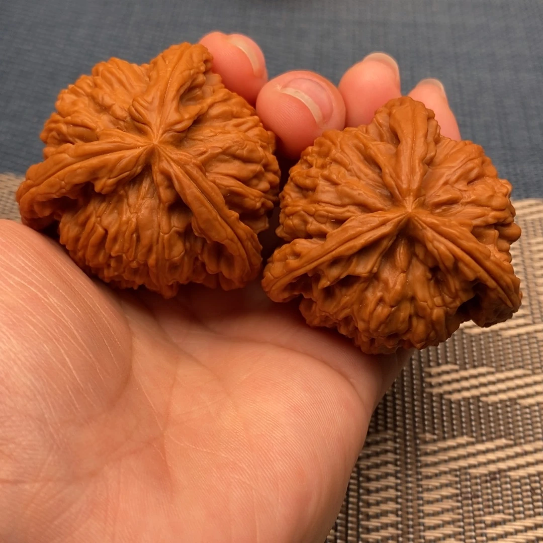 静***。文玩核桃吊坠三棱