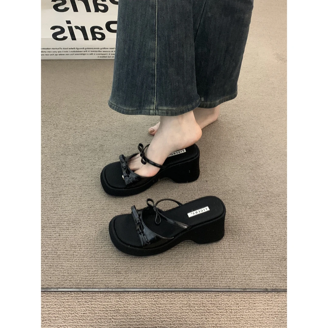 厚底增高时尚拖鞋女夏季外穿小众高级感凉拖鞋女黑色坡跟一字拖鞋