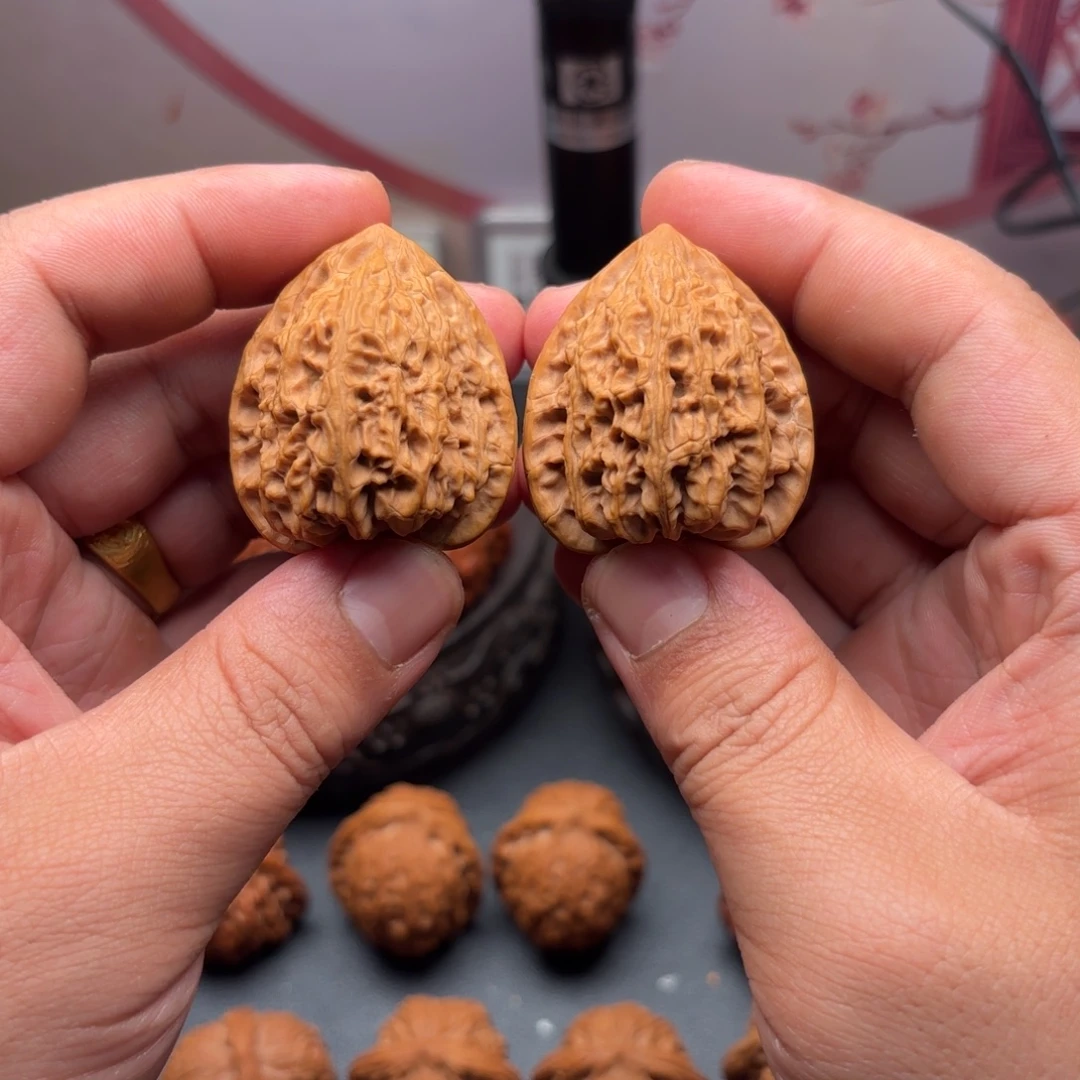 吊坠文玩核桃霸山虎