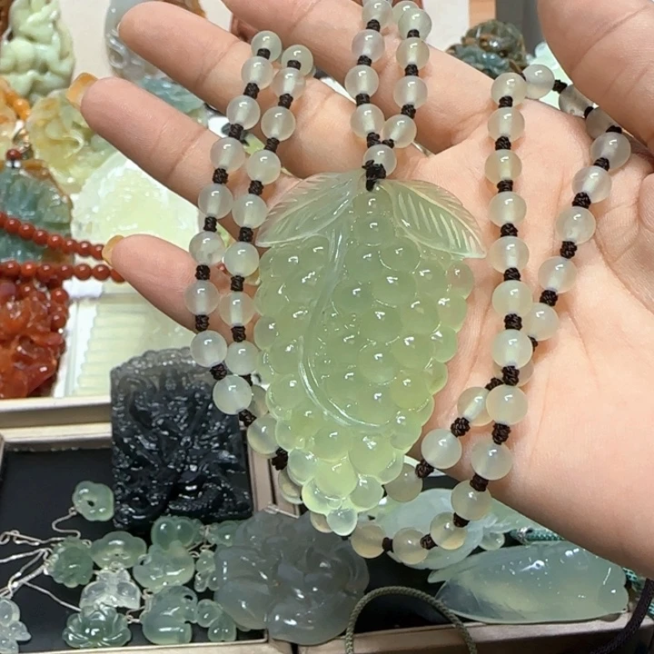 蛇纹石玉未镶嵌吊坠