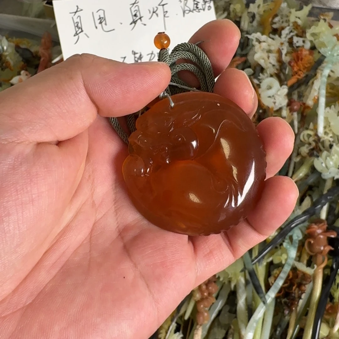 猫***月未镶嵌蛇纹石玉颈饰