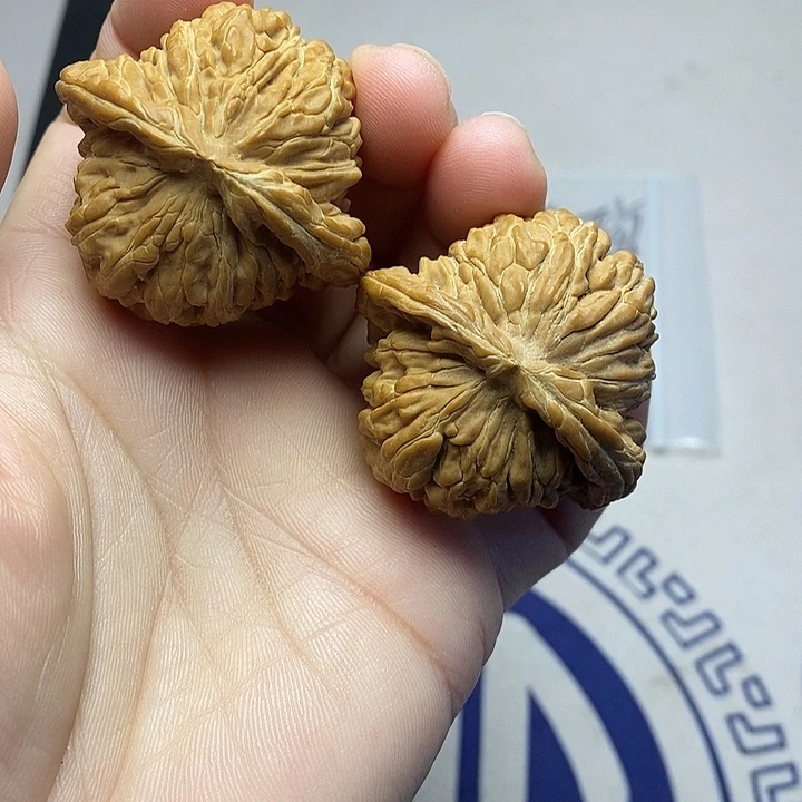 文玩核桃吊坠40楼子