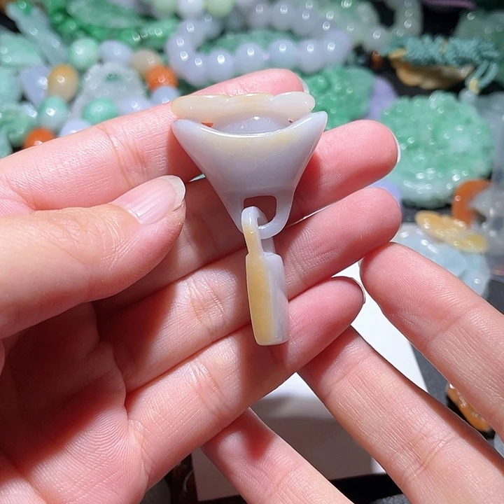 颈饰未镶嵌翡翠天