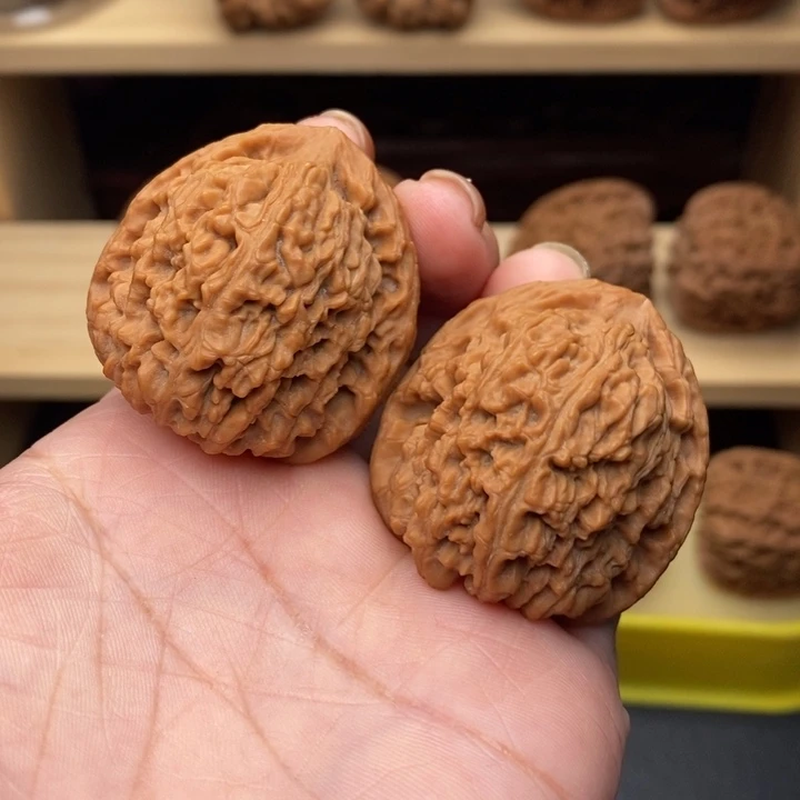 吊坠文玩核桃三角高炮37尺0841