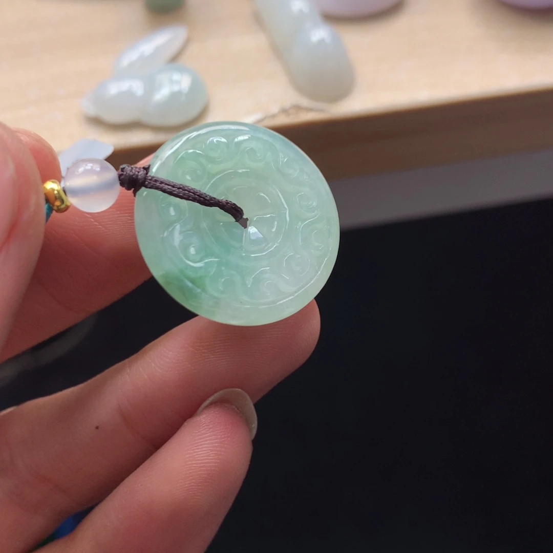 颈饰未镶嵌翡翠吊坠