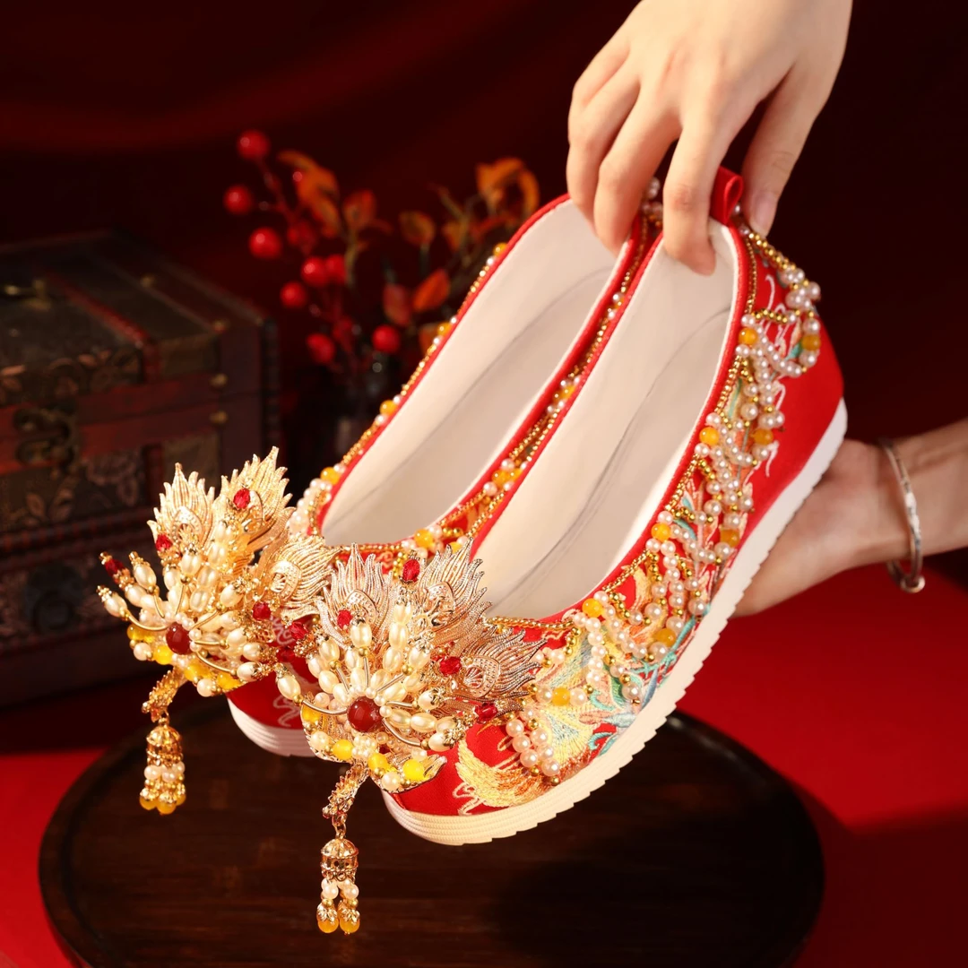 中式婚礼秀禾鞋出嫁结婚鞋刺绣红鞋手工明制新娘鞋中国风红色婚鞋