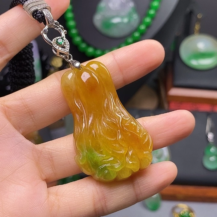 吊坠(赠链)未镶嵌翡翠