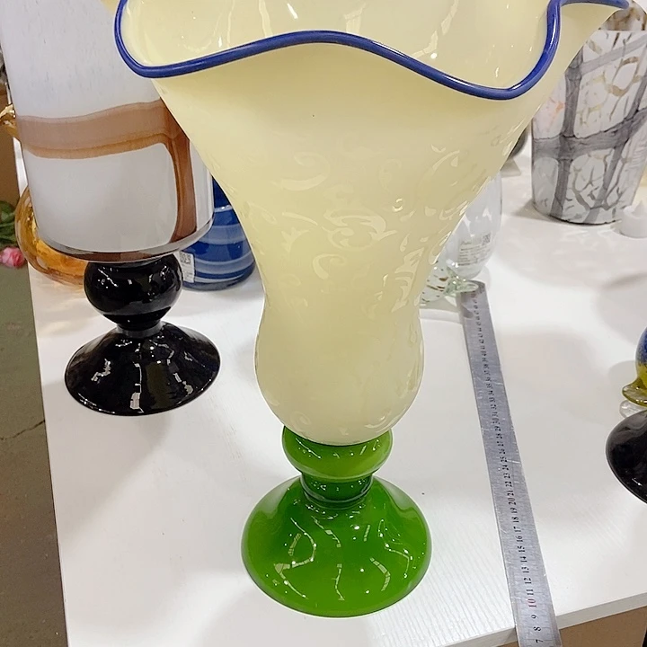 田*琉璃花瓶高度40厘米27厘米