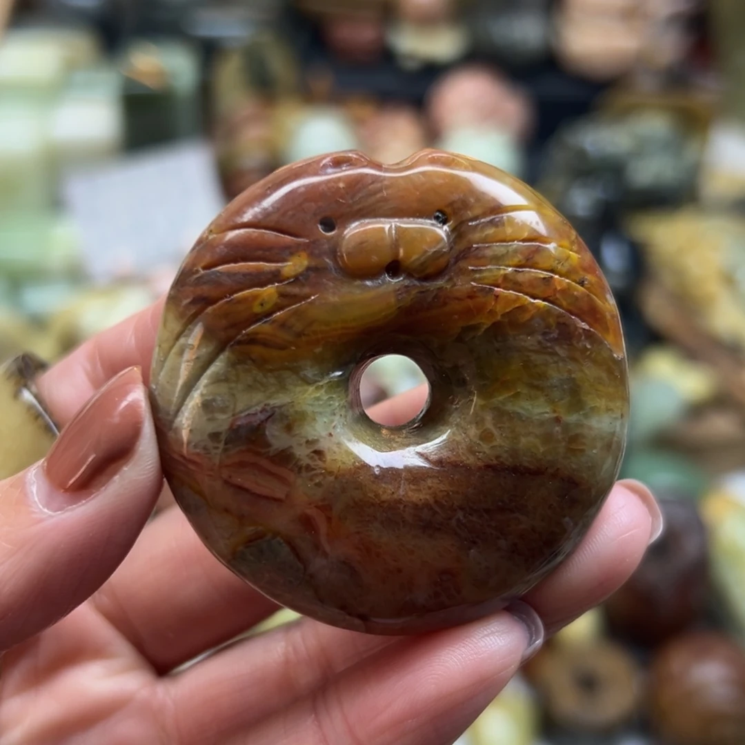 岫玉未镶嵌颈饰辽阳红猫扣子有点小纹纹