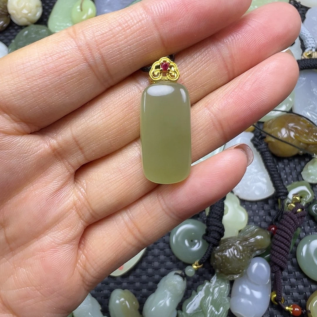 和田玉未镶嵌吊坠(赠链)卡30