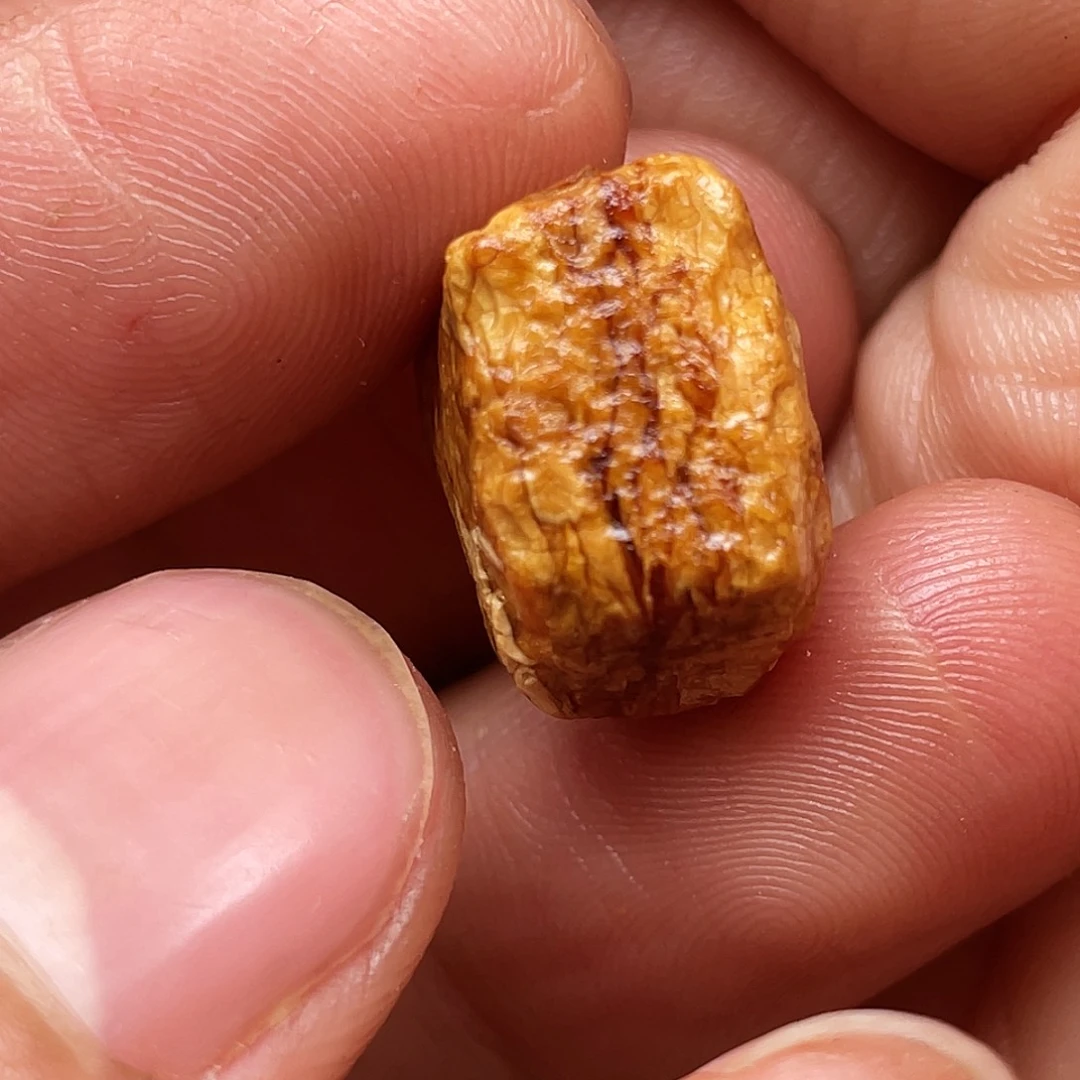 定制琥珀未镶嵌天然蜜蜡