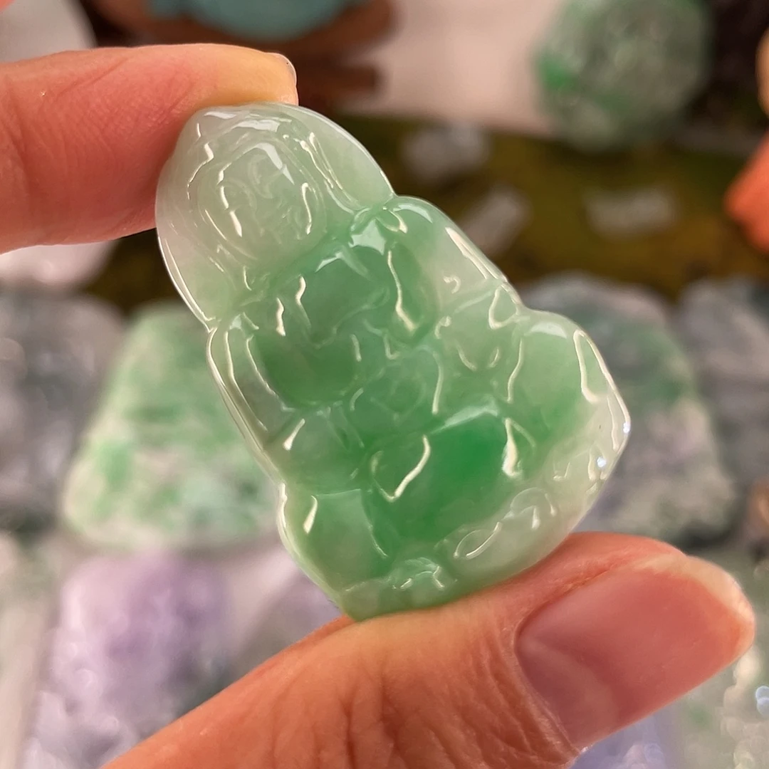颈饰未镶嵌翡翠观音