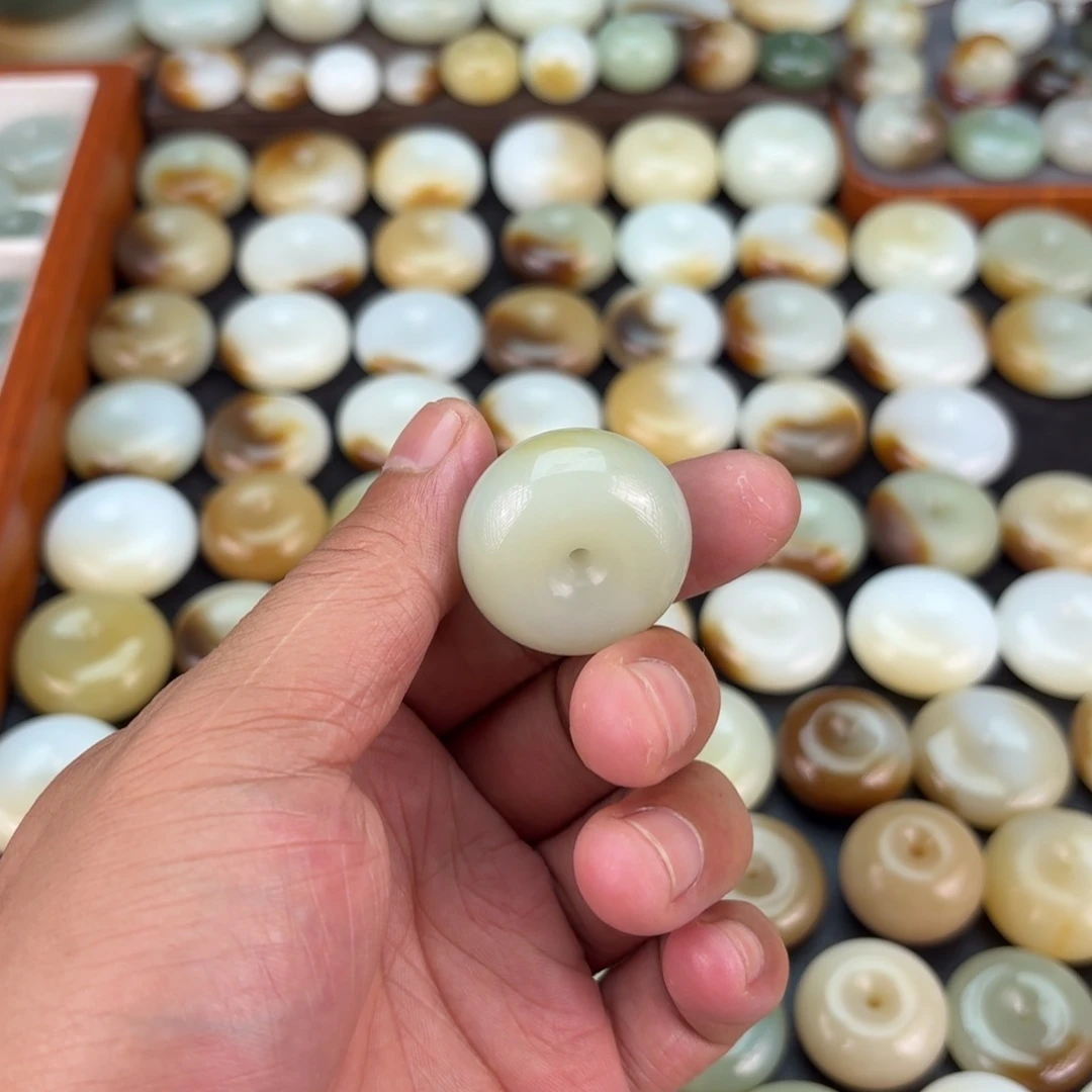 梦***园颈饰未镶嵌和田玉