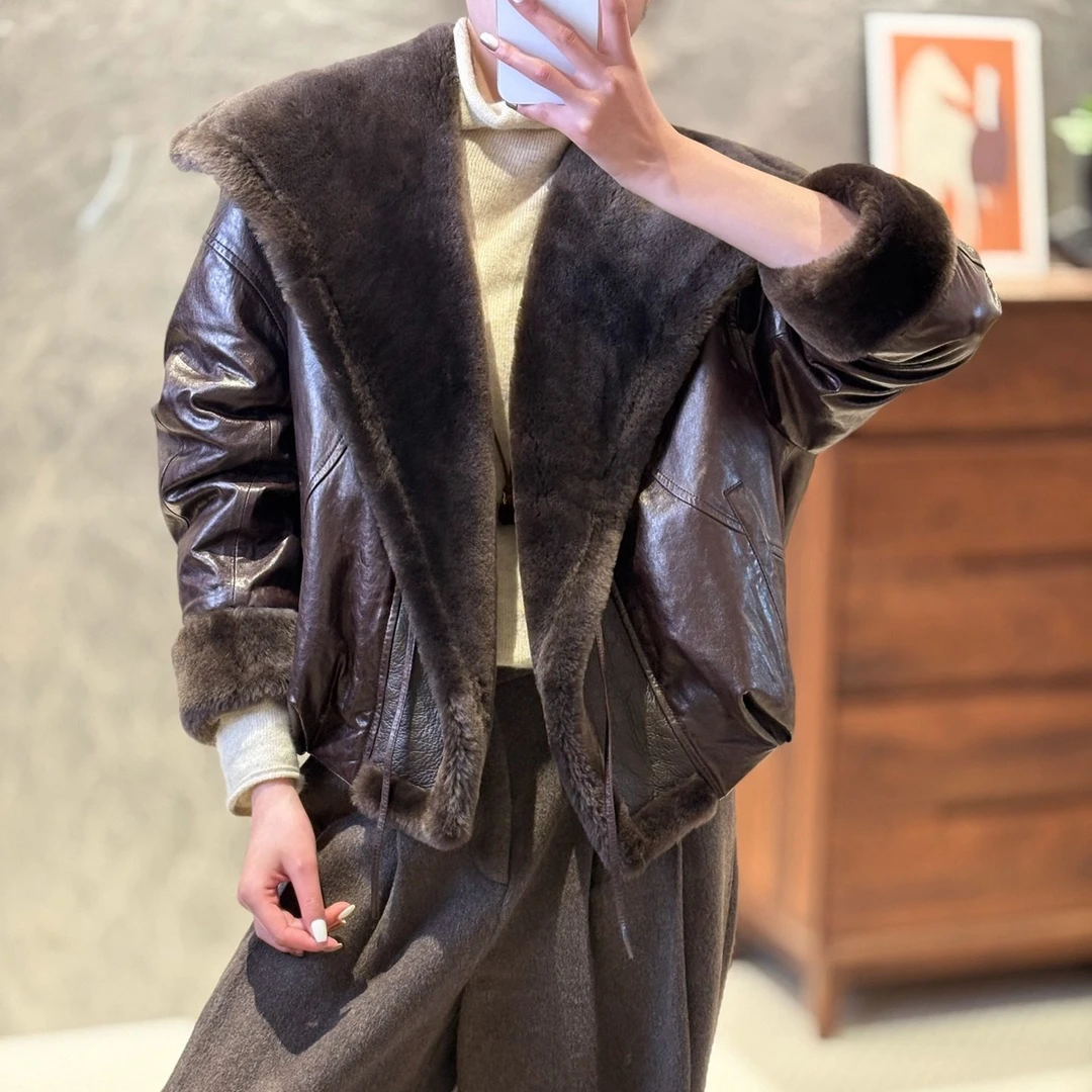 2025冬季海宁真皮皮衣女短款真皮毛一体皮草鹅绒羽绒服绵羊皮外套