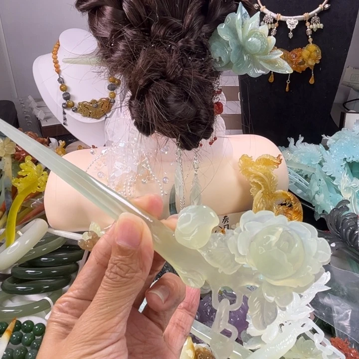 未镶嵌岫玉发饰瑕疵