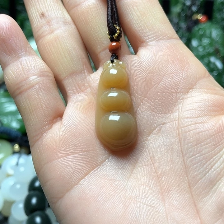 和田玉（糖玉）颈饰未镶嵌