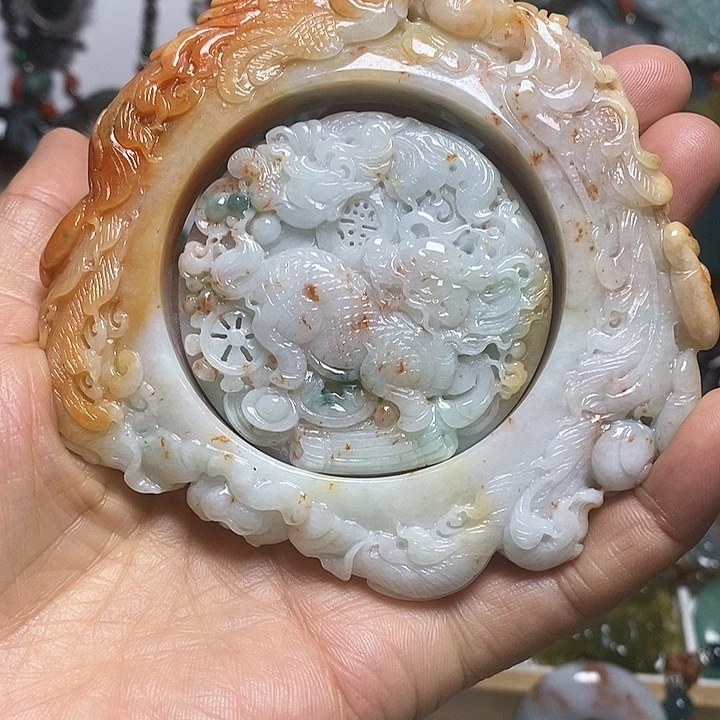 翡翠未镶嵌吊坠(赠链)
