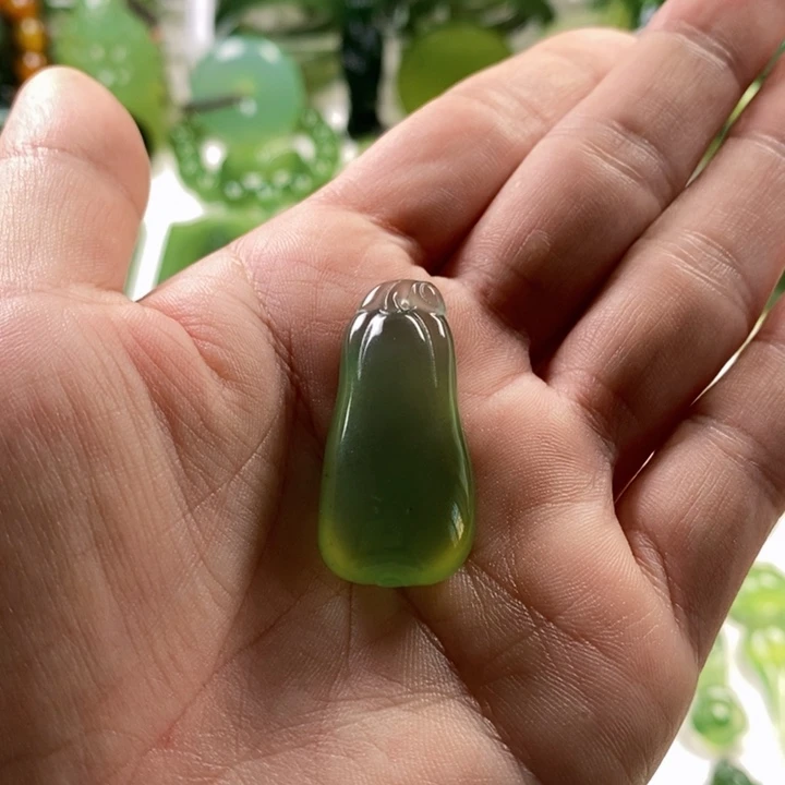 未镶嵌蛇纹石玉颈饰