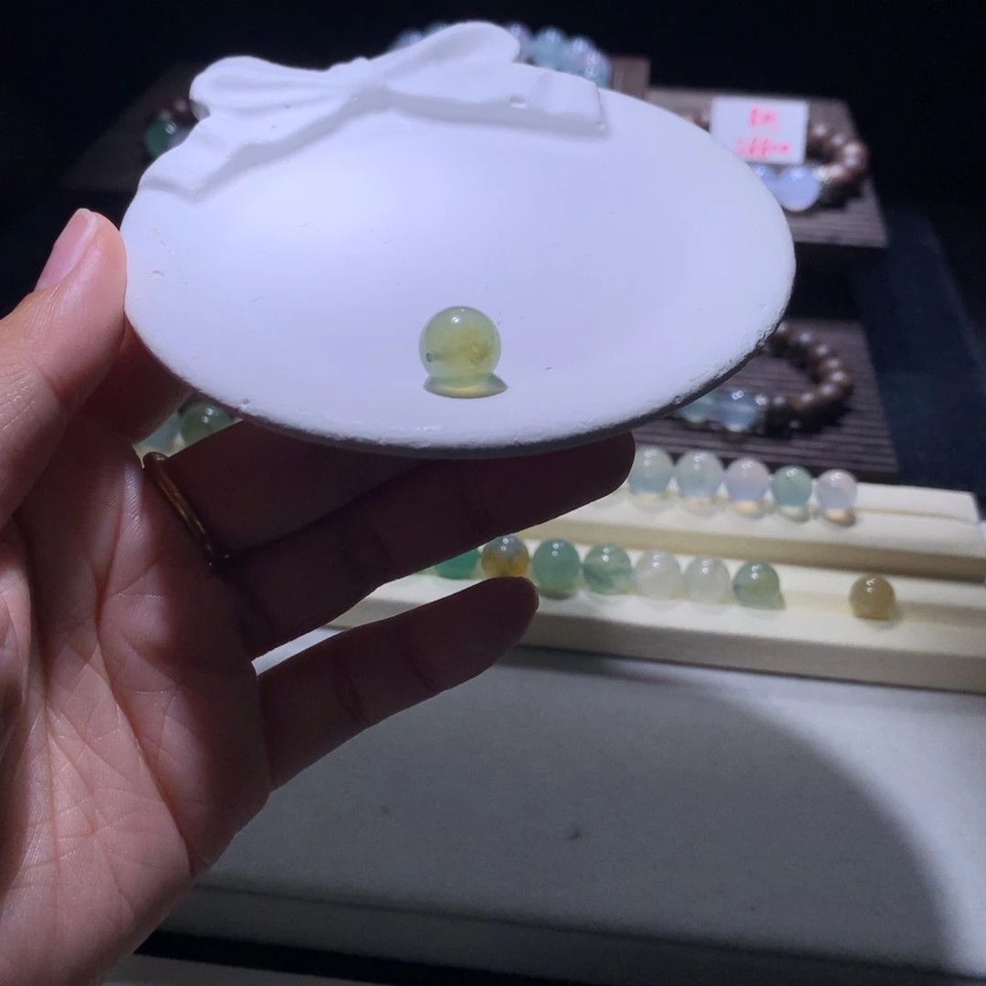 翡翠散珠秋香色单珠