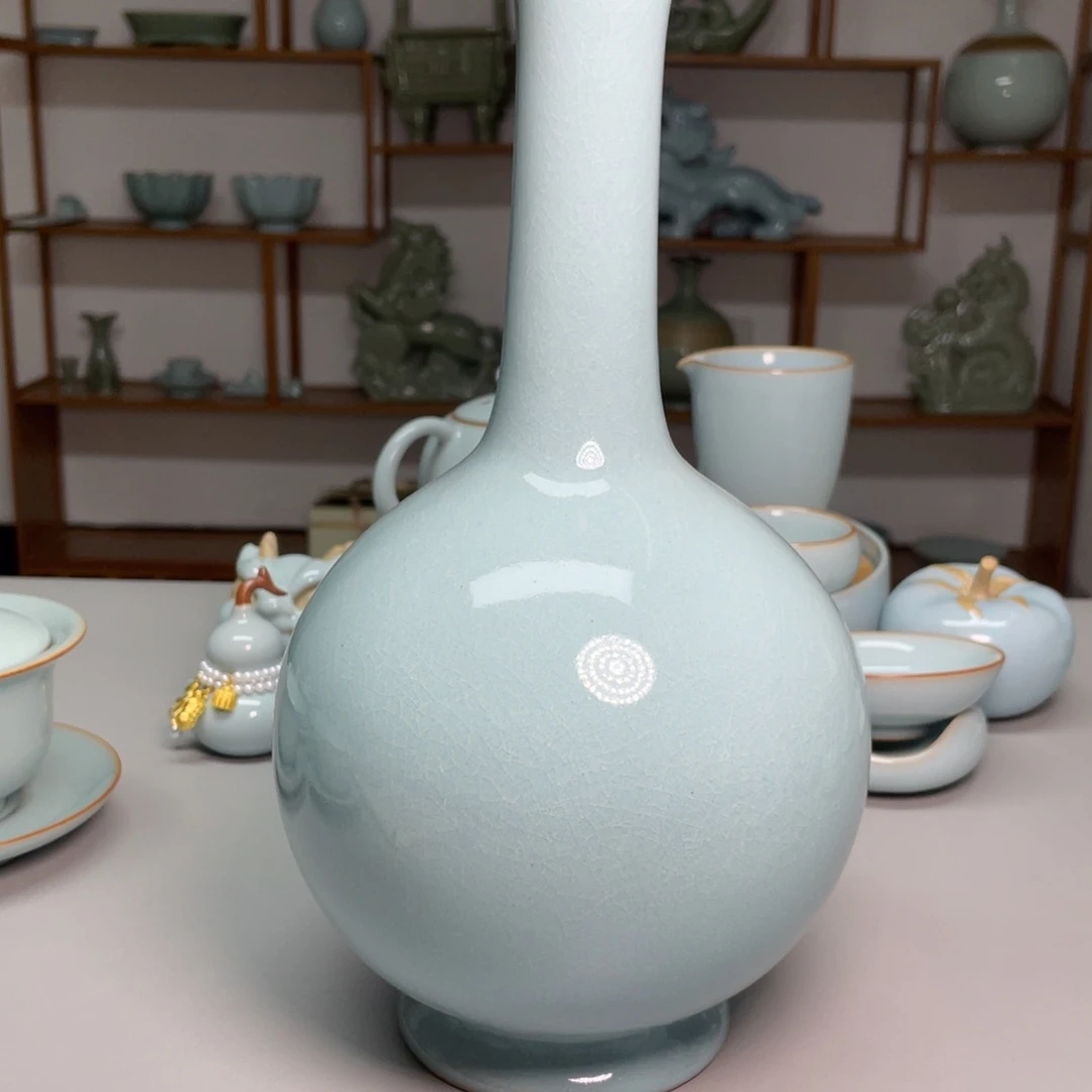 1***％瓷天青色瑕张君老师细颈瓶