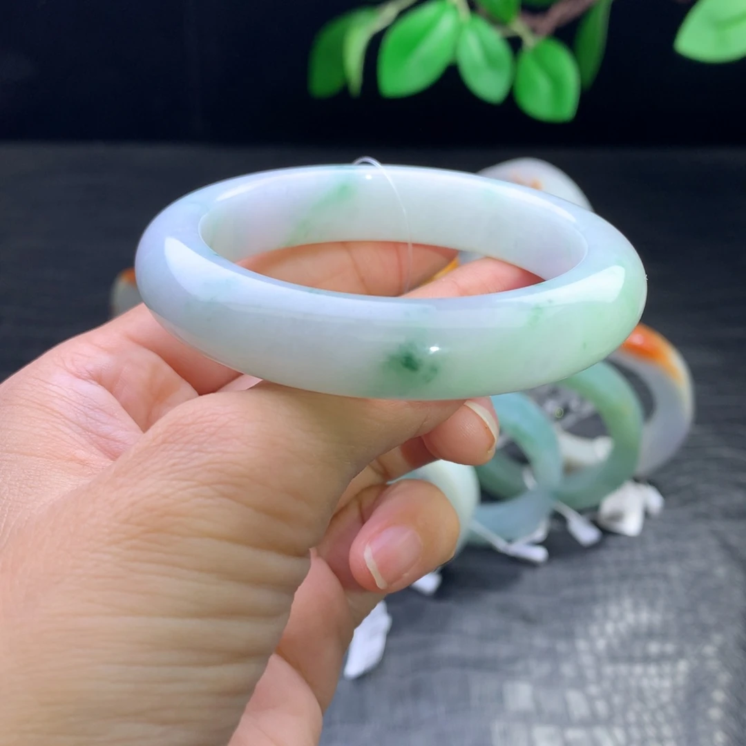 定制翡翠未镶嵌手镯