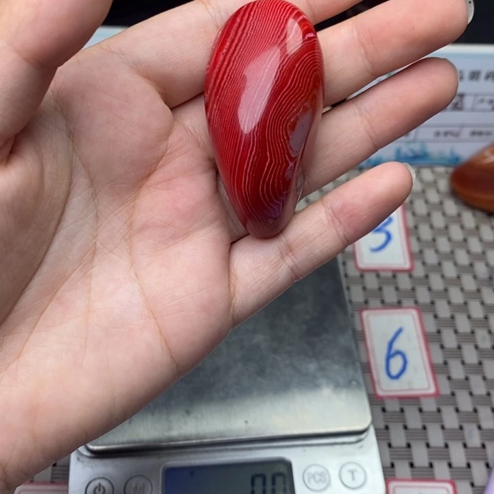 勇***哥未镶嵌原石玛瑙/玉髓打孔不退不换