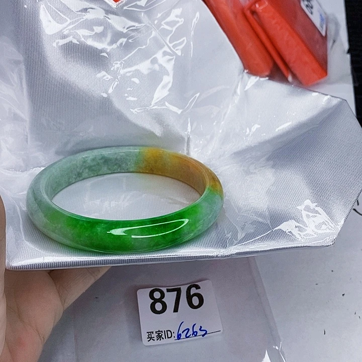 翡翠未镶嵌手镯一图一物实物为准（微瑕处理）