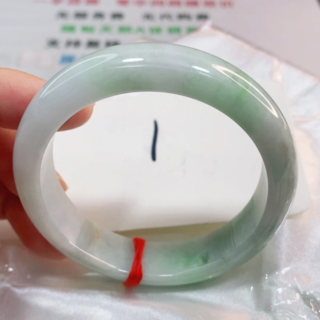 翡翠手镯未镶嵌55.5圈口