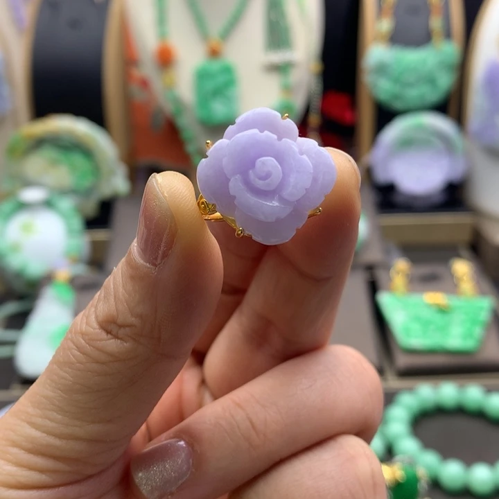 翡翠吊坠(不含链)未镶嵌逸****瓶翡翠戒指