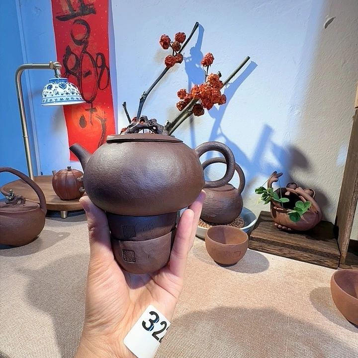 欢*紫砂手捏壶大瑕疵260容量的带两只杯子