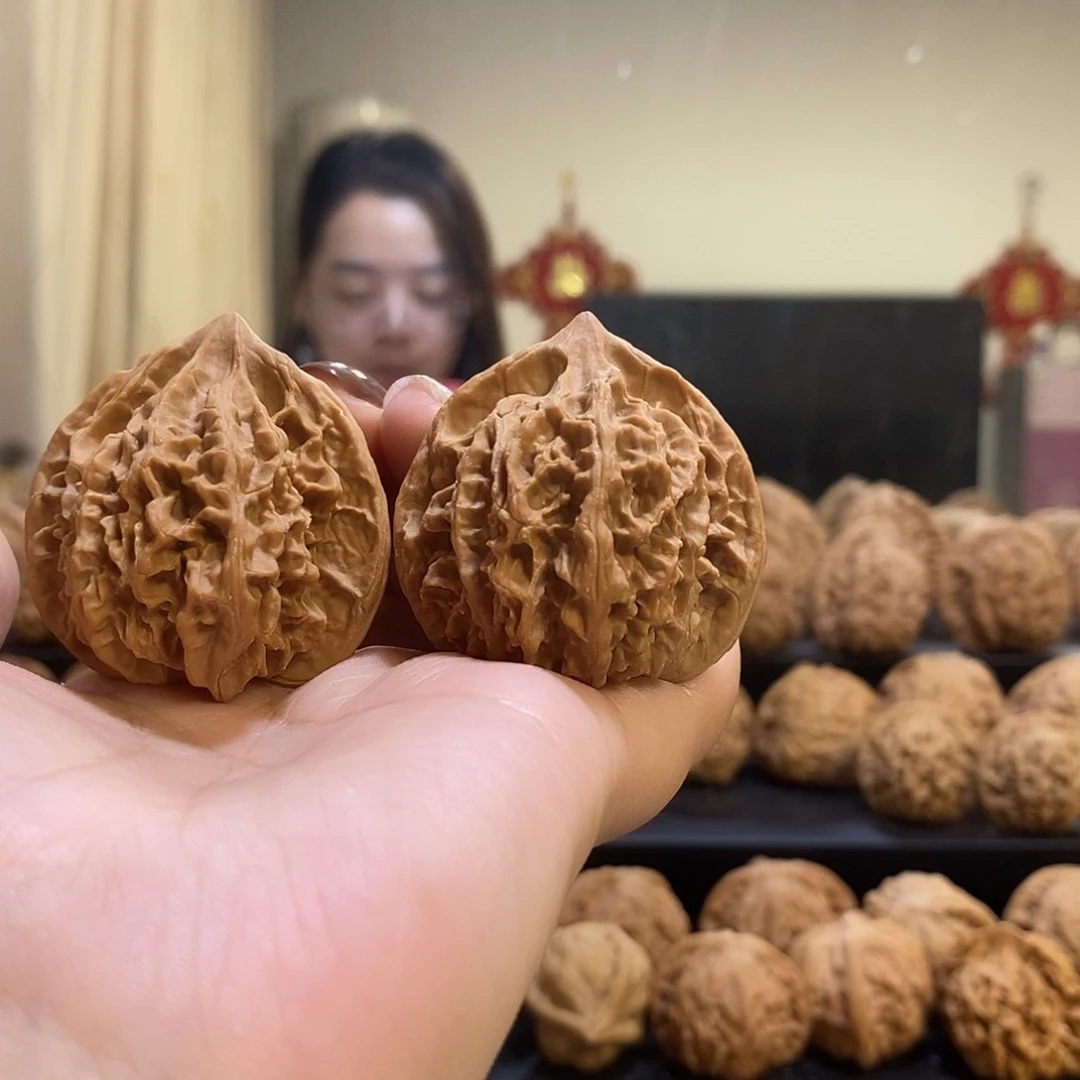 把件文玩核桃42野生灯笼有伤