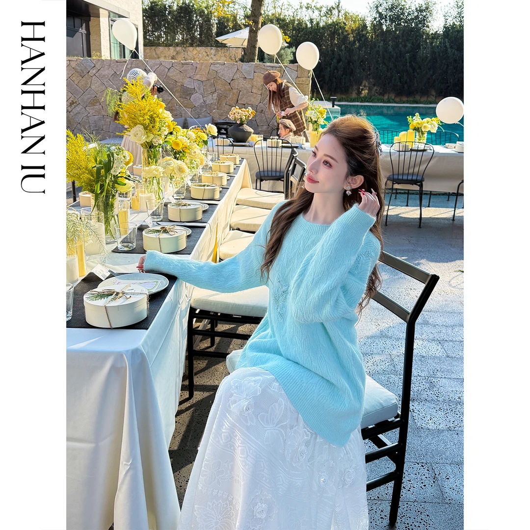 韩韩IU【明媚暖冬】高定羊毛纱线重工立体盘花绣贴花圆领宽松毛衣女
