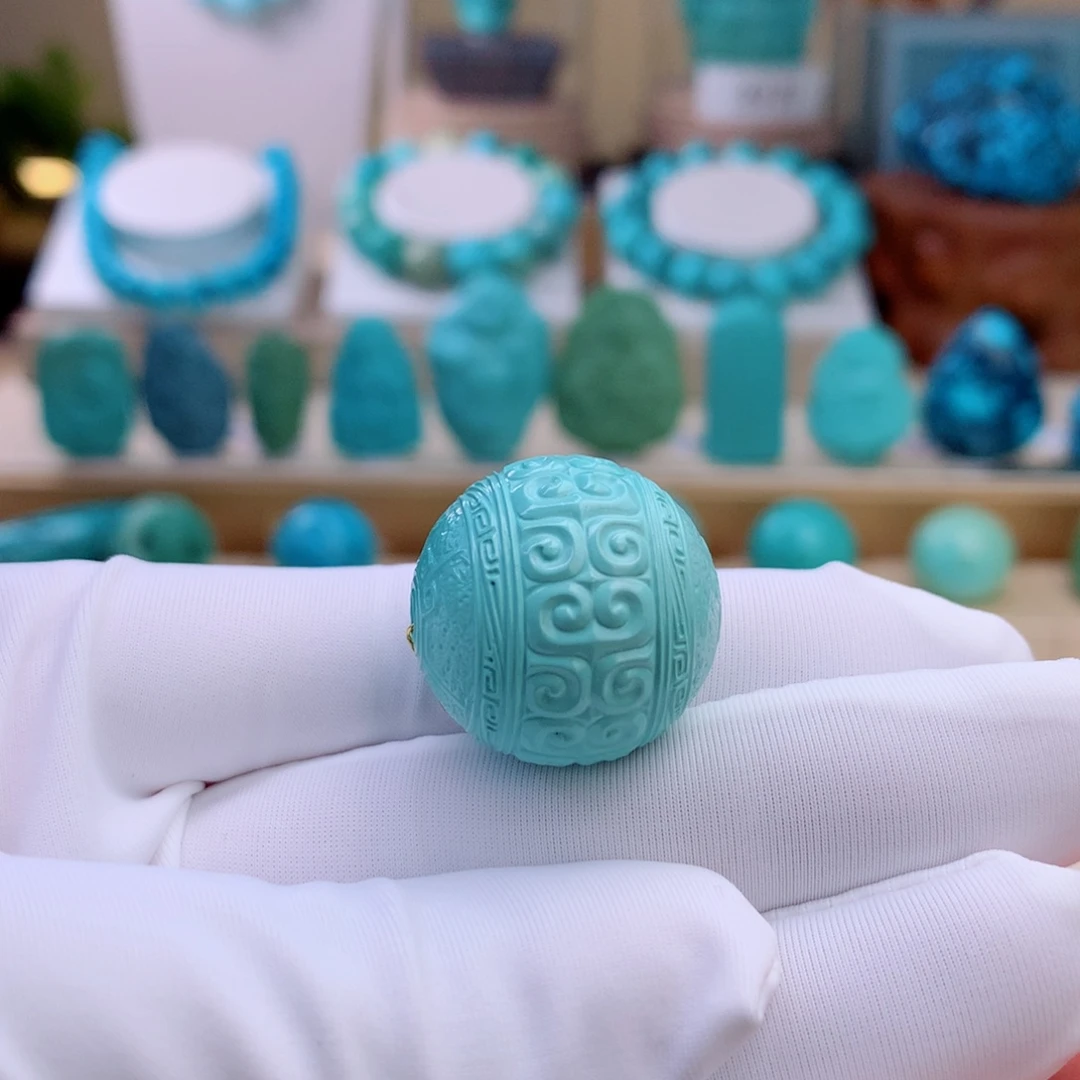 张***福绿松石未镶嵌挂件