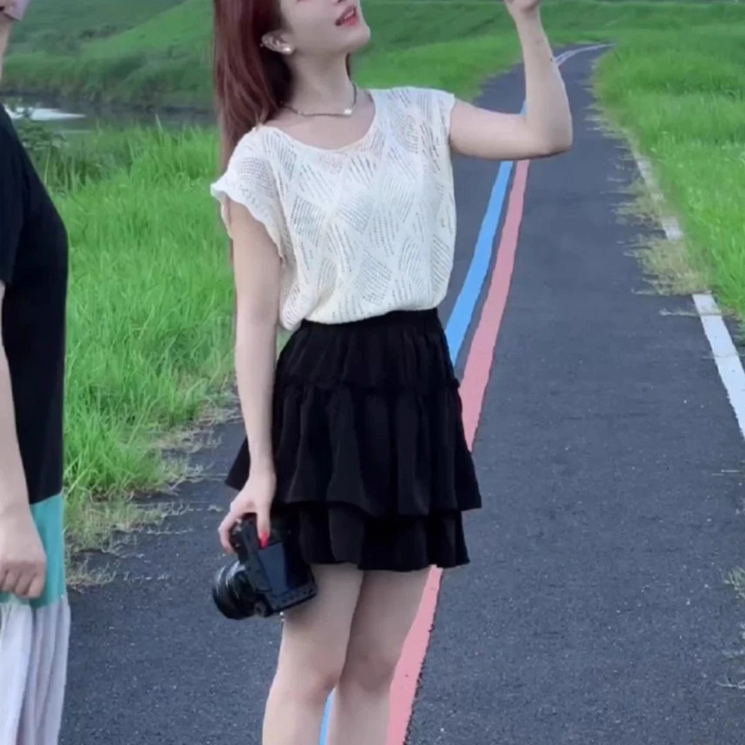 小个子洋气减龄网红爆款夏季露背镂空针织衫搭配半身蛋糕裙女套装